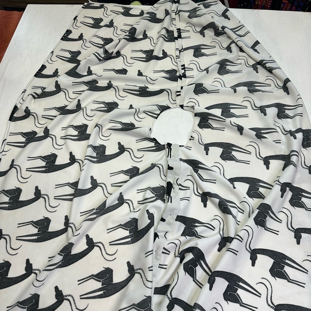 Black White Antelope Print Cape Top One Size Button Front Art Graphic Ponchos - Picture 8 of 8